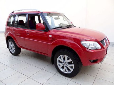 MITSUBISHI PAJERO TR4, ANO 2012, MOTOR 2.0 FLEX  DE 140 CV, TRAÇÃO 4X4 !

ÚNICA DONA
POSSUI TODOS OS MANUAIS DE GARANTIA , NOTA FISCAL DE COMPRA, CHAVE RESERVA E ESTEPE SEM USO !
MODELO EQUIPADO COM AIRBAG DUPLO E FREIOS ABS !

Ar condicionado, direção hidráulica, airbag duplo, freios com sistema ABS, vidros e travas elétricas nas 04 portas, retrovisores externos com ajuste elétrico, bancos revestidos em tecido, rodas em liga leve modelo original aro 17, faróis de neblina, cd player original integrado ao painel, banco do motorista e volante com regulagem de altura, aquecimento, limpador e desembaçador térmico do vidro traseiro, alarme.
Veículo novíssimo !
Impecável conservação, sem detalhes !