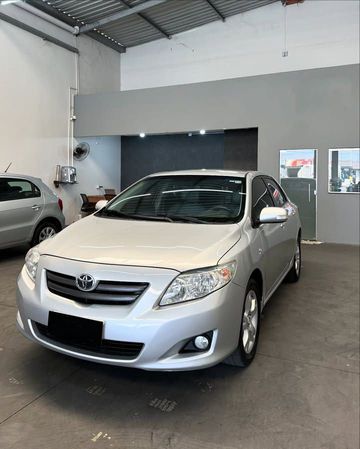 TOYOTA/COROLLA XEI 1.8 AUTOMÁTICO 2010

-162.000 KM

-AR CONDICIONADO DIGITAL 

-BORBOLETA NO VOLANTE

-CENTRAL MULTIMÍDIA 

-BANCOS EM COURO 

-CÂMERA DE RE

-RODAS EM LIGA LEVE 
