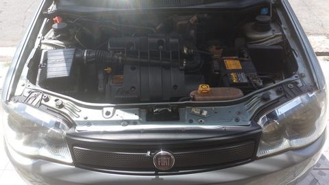 Carro muito econômico bom para o dia a dia 