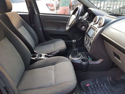 Ford Fiesta Sedan 1.6 flex 8v 4p Mec + Gnv 16 Mts  6767