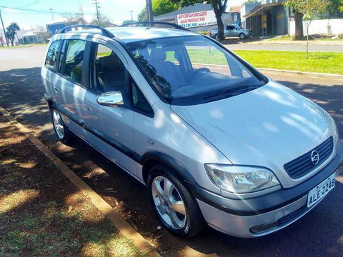 Zafira cd 7 lugares minivan 2.0 16v banco de couro,ar, direção hidráulica vidro elétrico,pneus seminovos,aro 16 