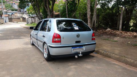 Gol G3 99/2000 , Foi inteiro restaurado, Pintura nova feito na kadoma, Borracha de guarnição, friso do teto, Pingadeiras, canaletas, borracha dos vidros, das 4 portas tudo Novo original Volks.
Motor em ótimo estado de conservação, não fuma , não bate nada , recentemente foi feito um upgrade, troca de todos os retentores tudo SABOO, correia dentada nova, Plator de embreagem Luk novo
Suspensão a ar,  central I-System e-Led com Bluetooth, controle e-Led Tebão , memoriza 3 níveis de altura, Cilindro de alumínio Castor, Compressor DXC 585 Castor, Filtro de alumínio, mangueiras de Rodoar de Caminhão PA12, Bandeja dianteira Slim , Telescópio preparado -13 ,(tudo novo) , foi feito preparação de agregado, longarina, levantamento de motor e câmbio, ponta de eixo traseiro , e deslocamento das bolsas de ar traseira, chapeamento de motor e tanque, com chapa de 3mm.
Opcional, ar condicionado, ar quente , Direção elétrica, trava e vidro elétrico.
Multimídia Android
Legalizado , Rodas, iluminação e Suspensão
Dúvidas chamar no whatsapp, 
(12) 99735-8528