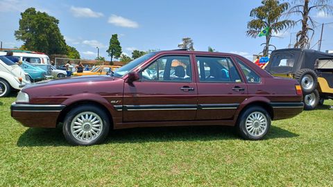 Volkswagen Santana GLSi 2.0 Automático com teto solar colecionador 9585