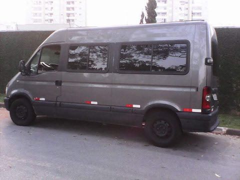 renault master ano 2007passageiro 16 lugares,porta malas espaçoso,vidros,trava elétrica,alarme e cãmera de ré,precisa revisar o compressor de ar condicionado,carro com documentos tudo ok,placa nova mercosul, valor 43.000,só transferir pro nome tel zap 11954618802