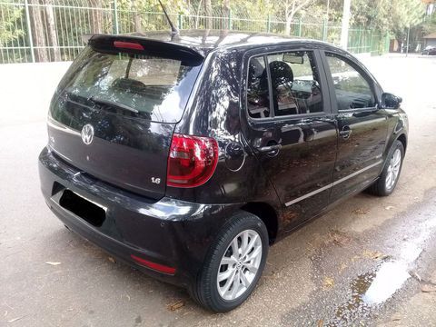 Veículo com baixa km. Mecânica revisada. Ipva pago.