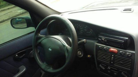 Vende se um siena completo em otimo estado tem uma muta e o ipva vedendo pra contruir 985609356 9143