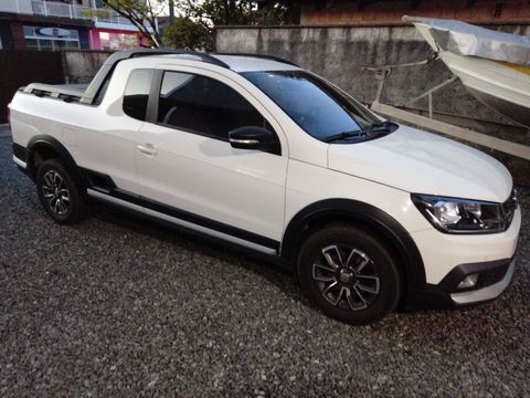 Saveiro cross
Possue manual ,chave reserva, todas as revisões feitas na concessionária