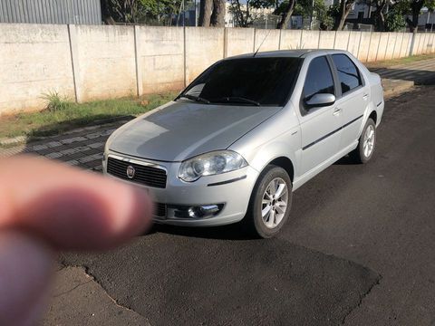 Vendo Siena completo com mecanica em dia. Sem barulho de motor, sem vazamentos. Tenho notas das manutencões
