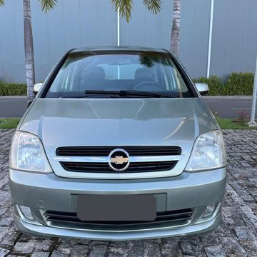• MERIVA 2007 1.8 COMPLETA/ VERDADEIRA RELÍQUIA 
 
✔ Direção Hidráulica 
✔ Chave Reserva e Manual 
✔ Rodas de liga leve 
✔ Ar Condicionado 
✔ 06 Marchas 
✔ Computador de Bordo 
✔ Flex 
✔KM 134.000
