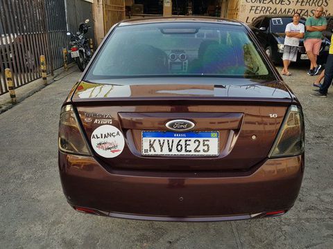Ford Fiesta Sedan 1.6 flex 8v 4p Mec + Gnv 16 Mts  6096