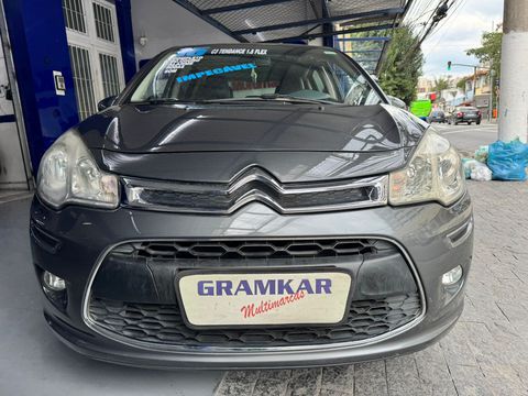 A versão 90m Tendance é uma opção de C3 que combina um bom nível de conforto e equipamentos com um motor econômico e ágil, ideal para uso urbano e viagens. O conceito de um carro compacto com a sensação de um modelo superior, aliado à sua mecânica simples, o tornou uma opção atraente no mercado.
Manual do proprietário Destaque Air bag Alarme Ar condicionado Ar quente Computador de bordo Desembaçador traseiro Direção hidráulica Freios ABS Limpador traseiro Retrovisores elétricos Rodas de liga leve Travas elétricas Trio elétrico Vidros elétricos Vidros verdes Abertura interna da tampa de combustível Abertura interna do porta-malas Air bag do motorista Air bag do passageiro Alarme velocidade Aviso sonoro de faróis acesos Banco do motorista com ajuste de altura Coluna de direção com regulagem de altura Encosto de cabeça traseiro Faróis de milha Frisos laterais na cor do veículo Maçanetas na cor do veículo Para-Choque pintado na cor do veículo Porta-copos Relógio digital Sensor de estacionamento Temporizador do limpador do para-brisa Volante com regulagem de altura Volante espumado Alto falante Alto falantes dianteiros Alto falantes traseiros Brake light Chave cópia Faróis de neblina MP3 Player Alerta de limite de velocidade Antena no teto Apoio de braço lateral Apoios de cabeça traseiros Assoalho em carpete Banco traseiro rebatível Bancos dianteiros reclináveis Bancos revestidos em tecido Cintos de seguraça com regulagem de altura Entrada USB Pára-sol com espelho para o motorista Pára-sol com espelho para o passageiro
COMPRE SEU VEICULO COM QUEM ENTENDE DO ASSUNTO SÃO 28 ANOS DE TRADIÇÃO E SEDE PRÓPRIA
SÃO MAIS DE 80 VEICULOS EM ESTOQUE
GRUPO GRAMKAR MULTIMARCAS A CERTEZA DO MELHOR NEGÓCIO!!!
NOS RESERVAMOS NO DIREITO DE CORRIGIR QUALQUER TIPO DE ERROS DE DIGITAÇÃO
