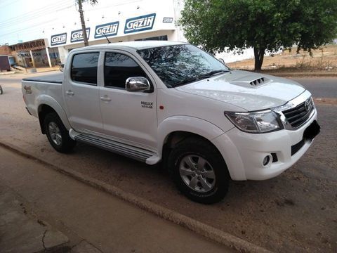 toyota hilux 30 srv top cab dupla 4x4 aut 4p carro ariquemes ro toyota hilux 30 srv top cab dupla 4x4 aut 4p tipo pick up motor 30 potencia 171 hp transmissao automatica tipo de combustivel diesel portas4 avista r 11000000 ou adesao r 681600 157300 mensais mais informacoes 69 99901 0820 telefone ou whatsapp falar com tamires toyota hilux 2015 diesel pickup carro ariquemes ro toyota hilux 2015 diesel automatico pickup 107000 branco 4 portas alarme ar condicionado banco com regulagem de altura tracao 4x4 airbag