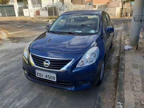 Vendo ou troco Nissan Versa SV na cor azul metalica escura , a cor mais linda em carro atualmente , sedan nunca bateu , otimo historico, rodou 114.000 ate agora principalmente na bandeirantes .
