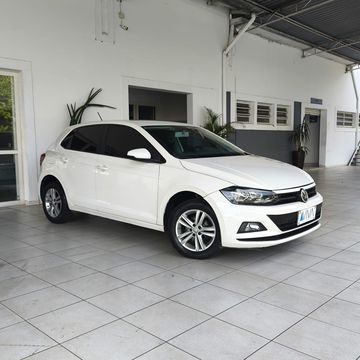 🚘 VOLKSWAGEN POLO 
1.6 MSI TOTAL FLEX MANUAL

📅 2017/2018
💰 R$ 67790.00
- Gasolina e álcool
- Manual
- Branco
- 4 portas
——————————————

✅ Licenciado
——————————————
Infos:
- 141000 km
Informações Adicionais:

✅ Air bag do motorista
✅ Air bag duplo
✅ Alarme
✅ Freio ABS
✅ Travas elétricas
✅ Ar condicionado
✅ Ar quente
✅ Direção hidráulica
✅ Vidros elétricos
✅ Desembaçador traseiro
✅ Encosto de cabeça traseiro
✅ Limpador traseiro
✅ Rádio
✅ Pára-choques na cor do veículo
✅ Porta-copos
✅ Rodas de liga leve
✅ Computador de bordo
✅ Comando de áudio e telefone no volante
✅ Sensor de estacionamento
——————————————
consulte para maiores informaçoes .