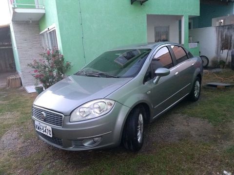 carro Manaus - AM fiat linea 2012 outro sedan Fiat linea 2012 essence com central multimídia ar direção hidráulica câmera de ré na tela central do multimídia e retrovisor interno carro com GNV próprio pra viagens e aplicativo