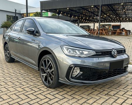 Virtus Exclusive top de linha de único dono. 

- Motor 1.4 Turbo (250 TSI) que une performance e economia. 
- Potência de sobra e câmbio automático de 6 marchas;
- Design Exclusive: Acabamento premium, rodas aro 18" exclusivas e detalhes escurecidos;
- Tecnologia: Painel digital (Active Info Display), multimídia VW Play e modos de condução;
- Segurança: ACC (Piloto automático adaptativo) e frenagem autônoma de emergência;
- Estado de novo: Único dono e com todas revisões na concessionária.

Venha aproveitar a OPORTUNIDADE de um TOPO DE LINHA em condições impecáveis, com preço REDUZIDO similar ao modelo intermediário.