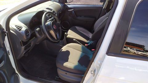 Fiat Grand Siena 2018 1.4 Evo Flex 8136