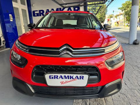 Citroën C4 Cactus 1.6 Live 16V Automático – Estilo, Conforto e Eficiência
O Citroën C4 Cactus 1.6 Live Automático é um SUV compacto que une design moderno, bom desempenho e ótimo custo-benefício. Na versão Live, ele entrega o essencial com qualidade e conforto, sendo uma excelente opção para quem busca um carro versátil para o dia a dia.

Características Técnicas:
Motor: 1.6 16V Flex (até 118 cv com etanol)

Câmbio: Automático de 6 marchas

Direção: Elétrica progressiva

Combustível: Flex (Gasolina e Etanol)

Consumo médio:

Cidade: ~7,3 km/l (etanol) / ~10,4 km/l (gasolina)

Estrada: ~8,6 km/l (etanol) / ~12,5 km/l (gasolina)

Tração: Dianteira (FWD)

Itens de Série – Versão Live:
Ar-condicionado

Direção elétrica

Vidros e travas elétricas

Central multimídia touchscreen com Android Auto e Apple CarPlay

Bluetooth e entrada USB

Computador de bordo

Controle de tração e estabilidade (ESP)

Assistente de partida em rampa (Hill Assist)

Airbags frontais e laterais

Luzes diurnas em LED

Isofix para cadeirinhas

Rodas de aço aro 17 com calotas

Design e Conforto:
Visual arrojado com linhas modernas e identidade marcante

Interior espaçoso com bom acabamento e ergonomia

Porta-malas com 320 litros – ideal para o uso urbano e pequenas viagens

Bancos confortáveis e ótima posição de dirigir

Destaques:
Um dos SUVs mais econômicos da categoria

Condução suave com câmbio automático eficiente

Suspensão bem calibrada para o asfalto e trechos urbanos esburacados
Manutenção com custo acessível e boa disponibilidade de peças
COMPRE SEU VEICULO COM QUEM ENTENDE DO ASSUNTO SÃO 28 ANOS DE TRADIÇÃO E SEDE PRÓPRIA
SÃO MAIS DE 80 VEICULOS EM ESTOQUE
GRUPO GRAMKAR MULTIMARCAS A CERTEZA DO MELHOR NEGÓCIO!!!
NOS RESERVAMOS NO DIREITO DE CORRIGIR QUALQUER TIPO DE ERROS DE DIGITAÇÃO