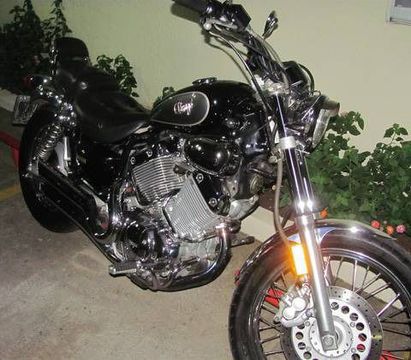 YAMAHA VIRAGO XV 535

R$9.900,00


Moto zerada!
Revisada todo ano!
24.000 km rodados, moto de colecionador!

Contra peso no guidon
Escapamento esportivo

 nada pra fazer! É pegar e andar!

Bateria na garantia (trocada há menos de 50 km) Moura.

Acompanha piscas originais, escapamento esportivo e capacete!