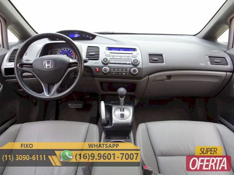 HONDA NEW CIVIC, ANO 2008, VERSÃO LXS, MOTOR 1.8  DE 138 CV !
CÂMBIO AUTOMÁTICO !POSSUI TODOS OS MANUAIS DE GARANTIA, NOTA FISCAL DE COMPRA, CHAVE RESERVA E ESTEPE SEM USO !
Equipado com:Ar condicionado, direção hidráulica, câmbio automático, bancos e volante de direção revestidos em couro, freios com sistema ABS, airbag duplo frontal, vidros, travas e retrovisores elétricos, rodas em liga leve modelo original aro 16, cd player original integrado ao painel, banco do motorista com regulagem de altura, volante de direção com regulagem de altura e profundidade, alarme original com travamento na chave, aquecimento, desembaçador térmico do vidro traseiro.Veículo novíssimo !Raríssimo estado de conservação !