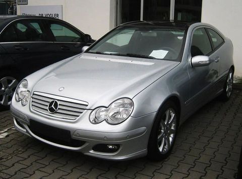 carro com revisao completa feita, pneus novos.