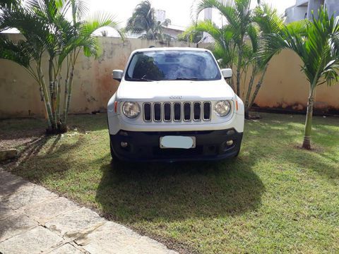 jeep renegade sport 18 flex automatico exclusivo carro salvador ba unico dono 71 98865 3694 bancos em couro exclusivo na cor terracota macanetas das portas retrovisores e grade frontal na cor do veiculo branco freios abs nas 4 rodas controle de estabilidade e tracao freio de mao estacionamento eletronico todas as revisoes realizadas na autorizada ate final da garantia cinto de seguranca de 3 pontos em todos assentos com isofix nos bancos traseiros encosto para cabeca nos bancos traseiros maior conforto para quem viaja no banco traseiro pneus em otimo estado de conservacao carro para qualquer ocasiao dia a dia lazer aventura tem que conferir pessoalmente jeep renegade 2016 flex suv carro salvador ba jeep renegade 2016 flex automatico suv 62600 branco 4 portas alarme ar condicionado banco com regulagem de altura computador de bordo controle de tracao encosto de cabeca traseiro controle automatico de velocidade retrovisores eletricos rodas de liga leve sensor de estacionamento volante com regulagem de altura bancos em couro airbag freio abs ar quente desembacador traseiro travas eletricas vidros eletricos direcao hidraulica rodas liga leve radio farol de neblina