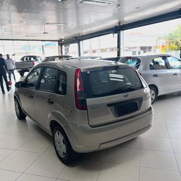 🔰Fiesta 1.0 Flex 2012🔰--Cinza

🔹2012
🔹Câmbio manual
🔹Completo
🔹Flex
🔹1.0
🔹8 válvulas 
🔹Km: 154.600
🔶Totalmente revisado