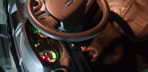 Fiesta 2009/2010 impecável, único dono,96mil km,sem um barulho,revisões e troca de óleo e filtros a cada 6 meses ( menos de 5 mil km). IPVA 2019 PAGO,doc. Ok,pneus bons, amortecedores novos ,ar condicionado,vidros elétricos,trava elétrica,alarme,direção hidráulica