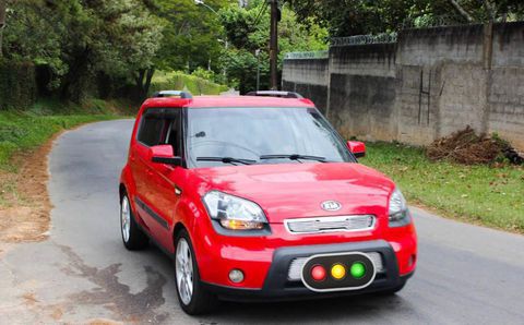 Kia Soul 2011 1.6 Flex Automático Direção Elétrica, Aro 18, trava carneiro, grade frente personalizada 8238
