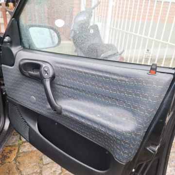 Corsa Sedan Classic 1.0 - Ano 2001 14350