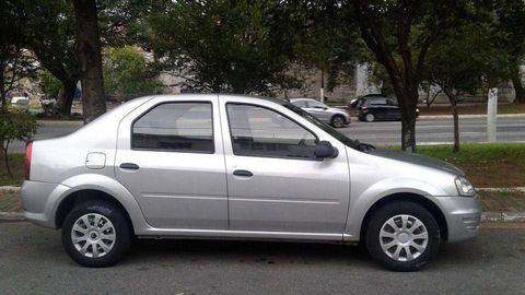 Renault Logan 1.0 Authentc R$15.000
Dir hidráulica 
Ar condicionado 
Radio