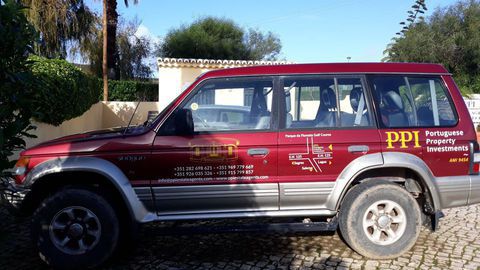 Vendo Jeep Mitsubishi. Os autocolantes podem ser facilmente removidos. Está a funcionar em perfeito estado.

Contactos: 282698621 / info@ppiestateagents.com