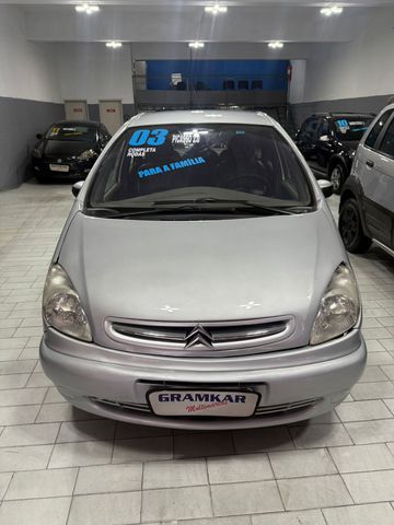 O Citroën XSARA Picasso GX 2003 é um carro com bom espaço interno e porta-malas amplo, popular por seu conforto e praticidade. A versão GX vem com motor 2.0 16V, que oferece bom desempenho.
Espaço interno: Amplo, com bom espaço para passageiros e porta-malas grande.
Conforto: Suspensão macia e bom isolamento acústico, proporcionando viagens agradáveis.
Que tal realizar aquele sonho do carro novo?
Na GRAMKAR MULTIMARCAS você encontra toda a ajuda que precisa para tornar o seu sonho uma realidade!
Esse é para aqueles que gostam de veículos espaçoso, elegantes, sofisticados e luxuoso.
Venha fazer seu teste drive!
*VEÍCULO PERICIADO E DE PROCEDÊNCIA.
*FINANCIAMOS SEM ENTRADA EM ATÉ 60 X FIXAS (SUJEITO À ANÁLISE DE CRÉDITO).
*ENTRADA EM ATÉ 24 X NO CARTÃO DE CRÉDITO (CONSULTE CONDIÇÕES).
*FINANCIAMENTOS PARA AUTÔNOMOS E SEM CNH .
*TRABALHAMOS COM AS MELHORES FINANCEIRAS DO MERCADO.
*APROVAÇÃO DO SEU CRÉDITO POR TELEFONE (CRÉDITO SUJEITO À ANÁLISE).
*EXCELENTE APROVAÇÃO COM SCORE BAIXO.
*ACEITAMOS CONSÓRCIO CONTEMPLADO OU QUITADO (SALVO ALGUMAS INSTITUIÇÕES).
**NOSSA EQUIPE ESTA PREPARADA PARA MELHOR ATENDE-LO**
**ENTRE EM CONTATO CONOSCO.**
COMPRE SEU VEICULO COM QUEM ENTENDE DO ASSUNTO SÃO 28 ANOS DE TRADIÇÃO E SEDE PRÓPRIA
SÃO MAIS DE 80 VEICULOS EM ESTOQUE
GRUPO GRAMKAR MULTIMARCAS A CERTEZA DO MELHOR NEGÓCIO!!!
NOS RESERVAMOS NO DIREITO DE CORRIGIR QUALQUER TIPO DE ERROS DE DIGITAÇÃO