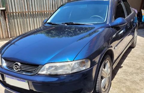 Veículo completo disponível. Sou da zona Sul são Paulo . Venha conferir. Estudo troca por veiculo ou moto  menor valor. Na troca Considerar tabela  $ 29.532