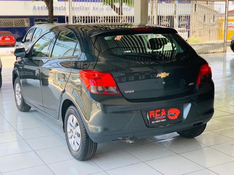 carro Fortaleza - CE ônix enjoy 2019 flex hatch RCA VEICULOS
 
MARCA: Gm
MODELO: 
ANO: 2019

Opcionais:
* Direção hidraúlica
* Vidros elétricos;
* Travas elétricas;
* Air Bag


- RECEBEMOS SEU USADO;
- COMPRAMOS SEU VEÍCULO;
- FINANCIAMOS EM TODOS OS BANCOS;
- ENTRADA EM ATÉ 12x NO CARTÃO;
- RECEBEMOS CARTAS DE CRÉDITO;
- PAGAMOS COMISSÃO EM CASO DE INDICAÇÃO DA COMPRA DE UM DE NOSSOS VEÍCULOS;

Carro com procedência e qualidade é aqui na RCA VEÍCULOS:
Av. Jovita Feitosa, 122 - Parquelândia, FORTALEZA/CE.

(85)98899-7000 LIGAÇÕES/WHATSAPP