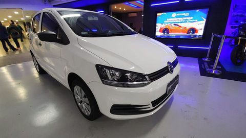 carro Curitiba - PR volkswagen fox 2016 flex hatch CARRO 100% PERICIADO COM LAUDO E GARANTIA DE 90 DIAS IMPECÁVEL, MAIS FOTOS E VIDEOS FONE WHATS 41 999732414