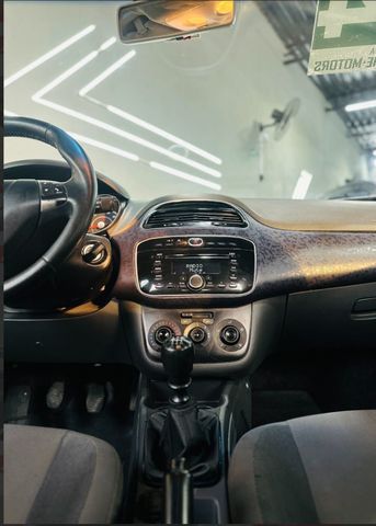 FIAT PUNTO ATTRACTIVE 1.4 2014 13924