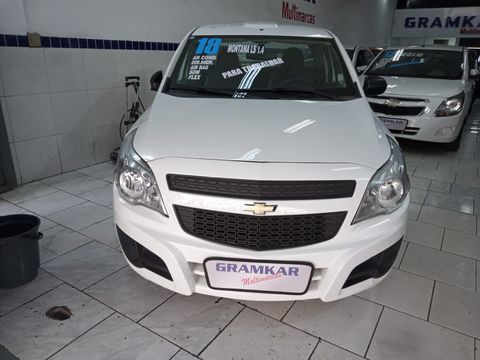 A Chevrolet Montana LS 1.4 Flex de 2018 é uma picape compacta com motor 1.4 que oferece motorização flexível e manutenção de baixo custo, sendo uma boa opção para uso no dia a dia, trabalho ou lazer, especialmente para quem procura uma picape com a maior caçamba da categoria e bom rendimento.
Motorização: Motor 1.4 MPFI Flex, conhecido pela confiabilidade e economia.
Tipo de combustível: Flex (etanol e gasolina).
Manutenção: Custo de manutenção geralmente acessível.
Caçamba: Uma das maiores caçambas da sua categoria, ideal para transportar cargas diversas.
Condução: Direção hidráulica e suspensão macia, proporcionando conforto ao dirigir.
A Chevrolet Montana 2018 na versão LS se destaca em alguns pontos, especialmente para quem busca um veículo utilitário compacto para o dia a dia ou para o trabalho.

PERÍCIA CAUTELAR APROVADA!
Com mais mais de 28 anos no Mercado Automotivo , somos uma Empresa Consolidada. Trabalhamos com todos bancos do segmento e as melhores taxas, parcelamos sua entrada no cartão de crédito, aceitamos seu veículo na troca com avaliação justa.
Entre em contato com nossos consultores de vendas.
*VEÍCULO PERICIADO E DE PROCEDÊNCIA.
*FINANCIAMOS SEM ENTRADA EM ATÉ 60 X FIXAS (SUJEITO À ANÁLISE DE CRÉDITO).
*ENTRADA EM ATÉ 24 X NO CARTÃO DE CRÉDITO (CONSULTE CONDIÇÕES).
*FINANCIAMENTOS PARA AUTÔNOMOS E SEM CNH .
*TRABALHAMOS COM AS MELHORES FINANCEIRAS DO MERCADO.
*GRUPO GRAMKAR MULTIMARCAS A CERTEZA DO MELHOR NEGÓCIO!!!
COMPRE SEU VEICULO COM QUEM ENTENDE DO ASSUNTO SÃO 28 ANOS DE TRADIÇÃO E SEDE PRÓPRIA
NOS RESERVAMOS NO DIREITO DE CORRIGIR QUALQUER TIPO DE ERROS DE DIGITAÇÃO