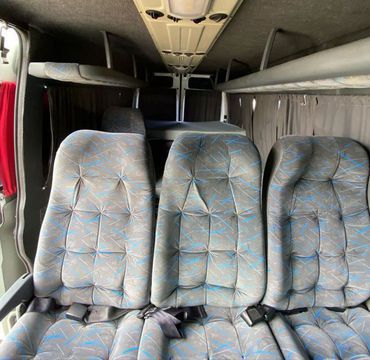 Renault Master 2013 classyvan top 16 lugares completa.
Camionete toda revisada, pneus novos, televisores etc..